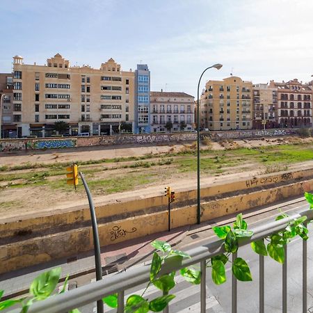 Central And Beautiful Apartment - Free Parking Malaga Luaran gambar