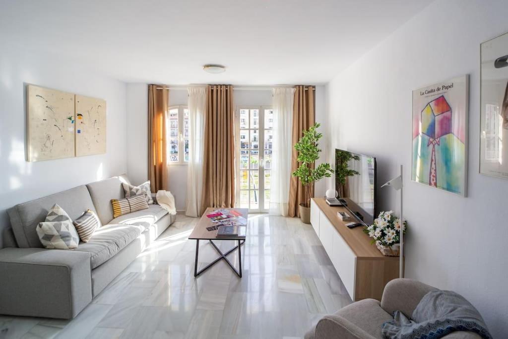 Central And Beautiful Apartment - Free Parking Malaga Luaran gambar