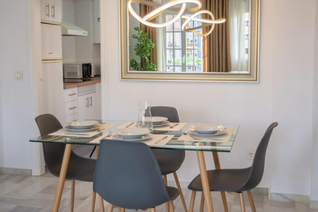 Central And Beautiful Apartment - Free Parking Malaga Luaran gambar