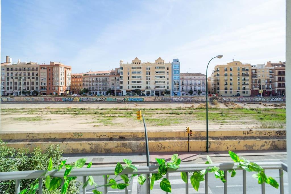 Central And Beautiful Apartment - Free Parking Malaga Luaran gambar