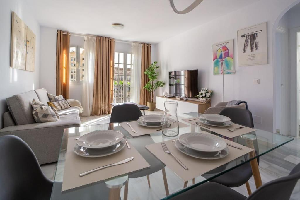 Central And Beautiful Apartment - Free Parking Malaga Luaran gambar